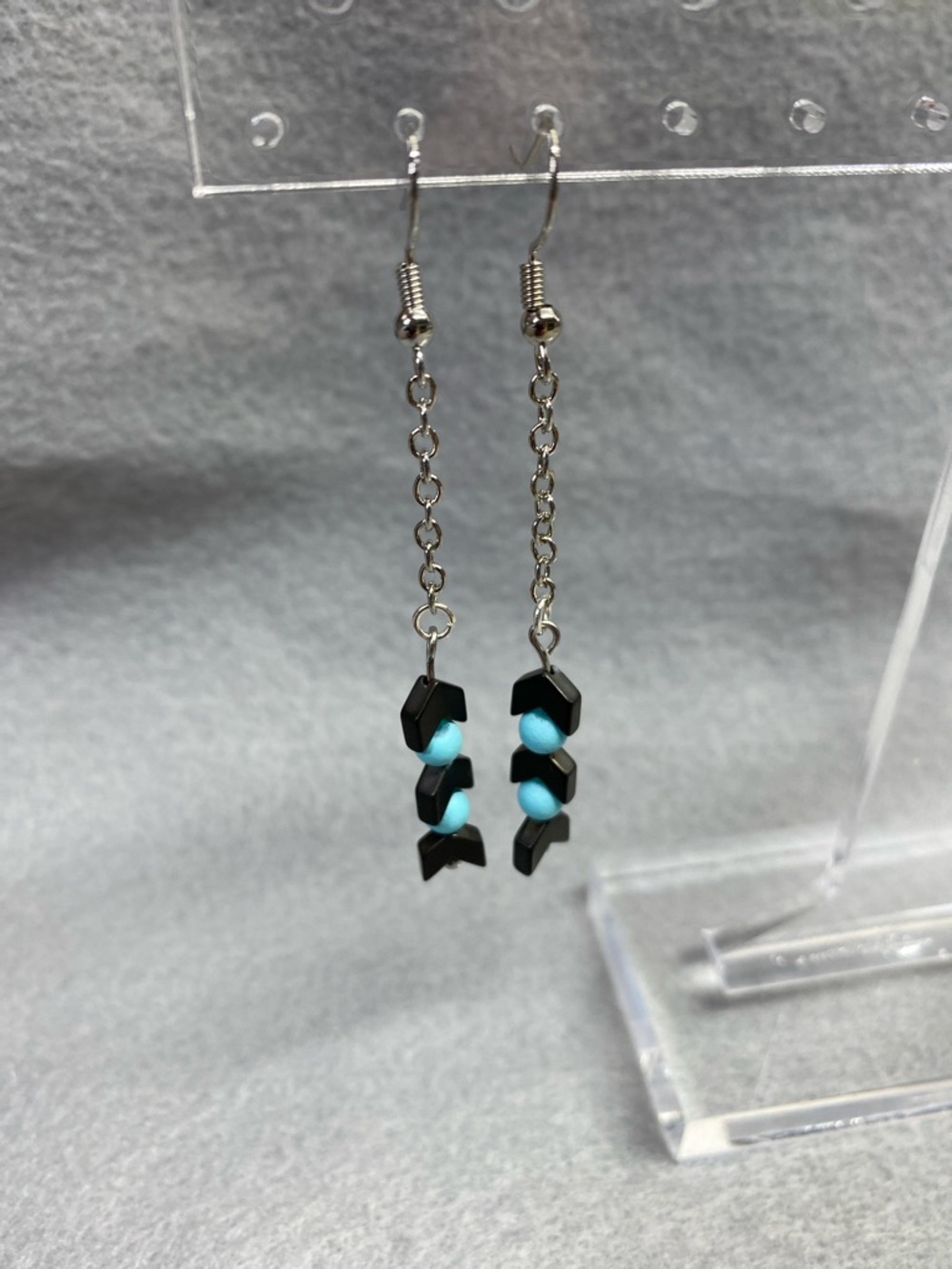 ⭐️HANDMADE Delicate Black & Turquoise Bead Drop Earrings